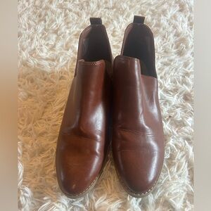 Universal thread size 11 Brown Leather Ankle Booties